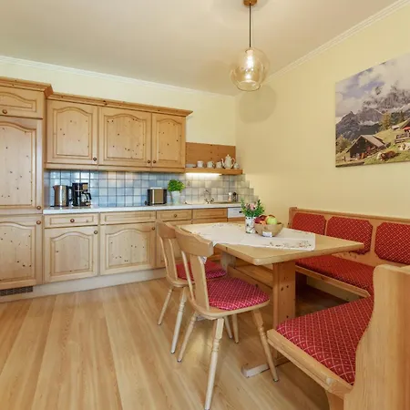 Landhaus Birgbichler - Apartments Mit Bergblick - Inklusive Schladming Dachstein Card! ラムサウ・アム・ダッハシュタイン