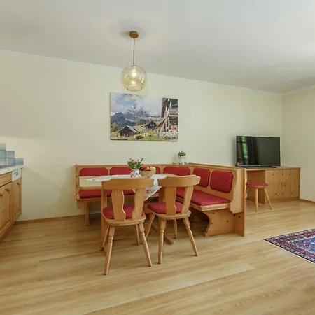 Landhaus Birgbichler - Apartments Mit Bergblick - Inklusive Schladming Dachstein Card! ラムサウ・アム・ダッハシュタイン