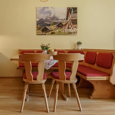 Apartment Landhaus Birgbichler - Apartments Mit Bergblick Inklusive Sommercard!