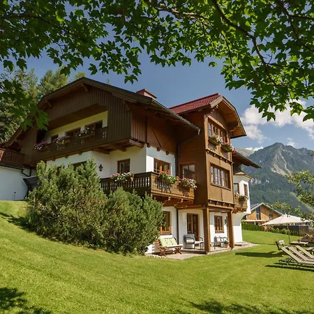 Landhaus Birgbichler - Apartments Mit Bergblick - Inklusive Schladming Dachstein Card! アパート ラムサウ・アム・ダッハシュタイン