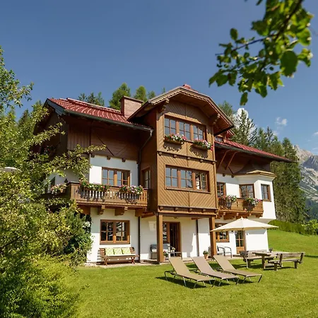 アパート Landhaus Birgbichler - Apartments Mit Bergblick - Inklusive Schladming Dachstein Card! ラムサウ・アム・ダッハシュタイン