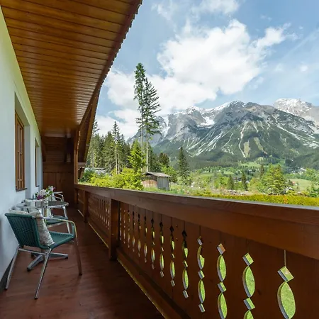 Landhaus Birgbichler - Apartments Mit Bergblick - Inklusive Schladming Dachstein Card! ラムサウ・アム・ダッハシュタイン