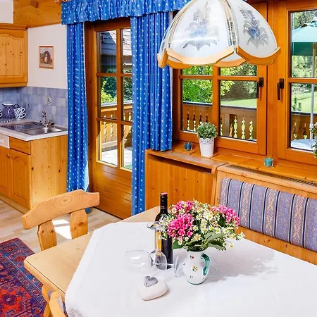 Landhaus Birgbichler - Apartments Mit Bergblick Inklusive Sommercard!
